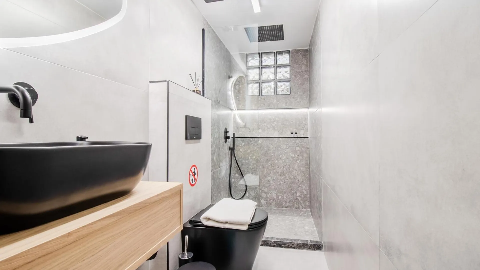 New Luxury Apartment Near Center With Garden View Bendevís